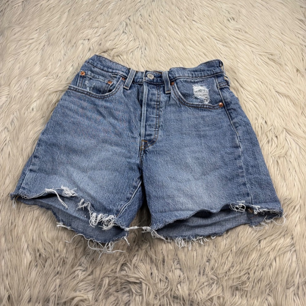 Levi's Women's 26 Light Wash Distressed Cut Off Denim Shorts Summer Americana